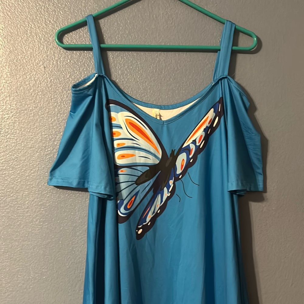 Super cute slinky plus top